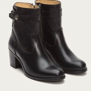 Authentic Frye Malorie Button Short Boot 8.5M